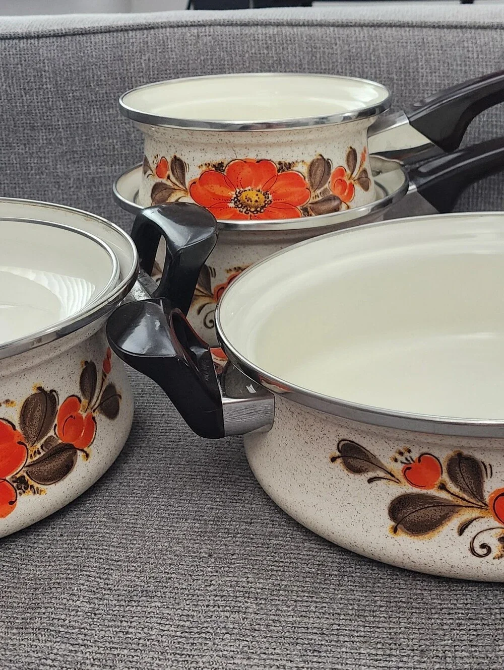 Show-pans Sanko Ware Japan Orange Floral Enamel Saucepan Set